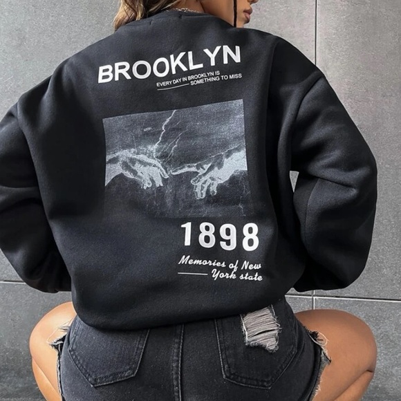 Sweatshirt - Picture 2 of 4